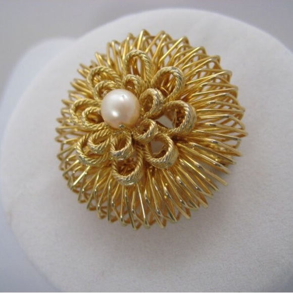 Vintage Pearl and Gold Flower Brooch - Pin - Picture 2 of 6
